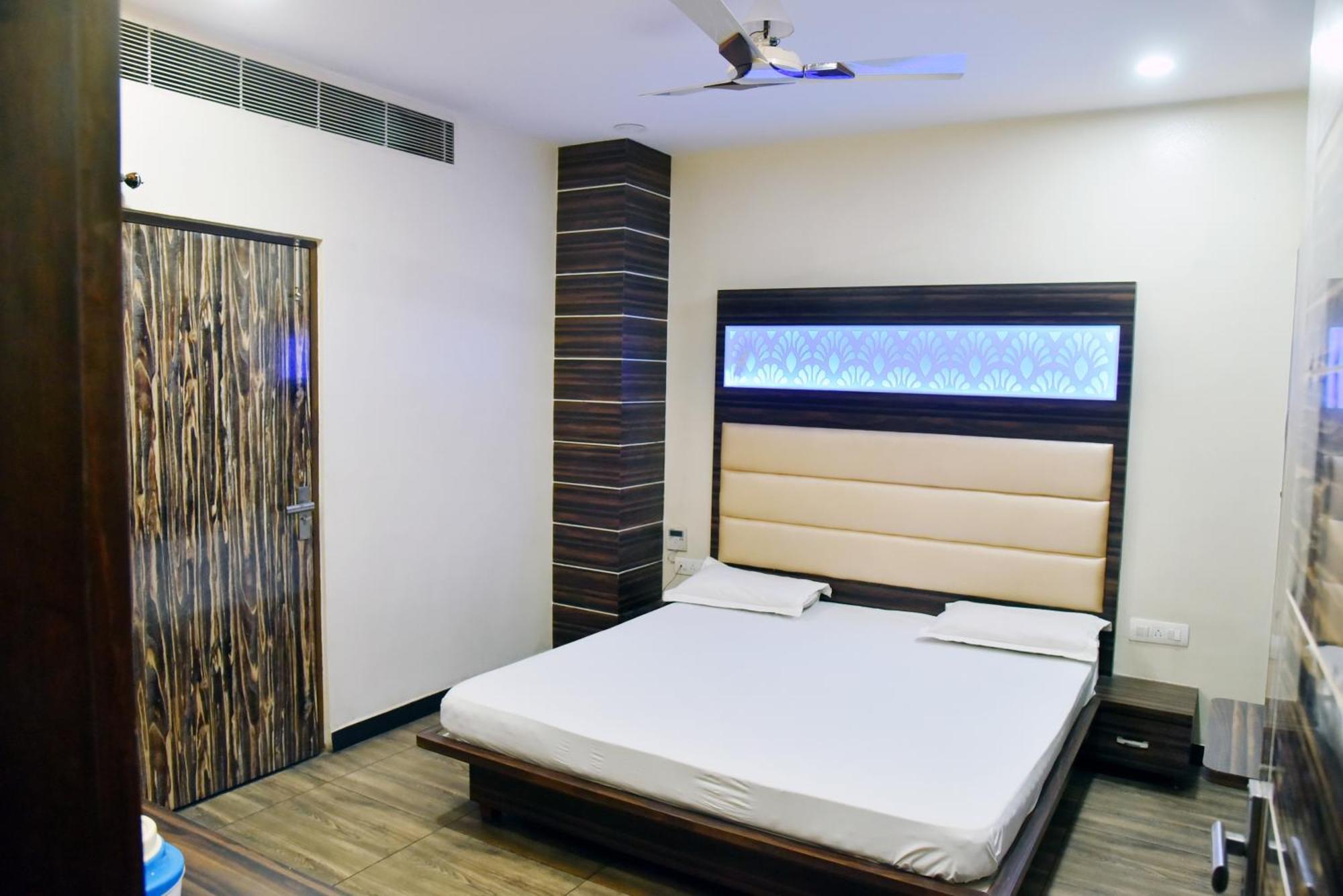 Hotel Midtown & Restaurant Jhunjhunu المظهر الخارجي الصورة